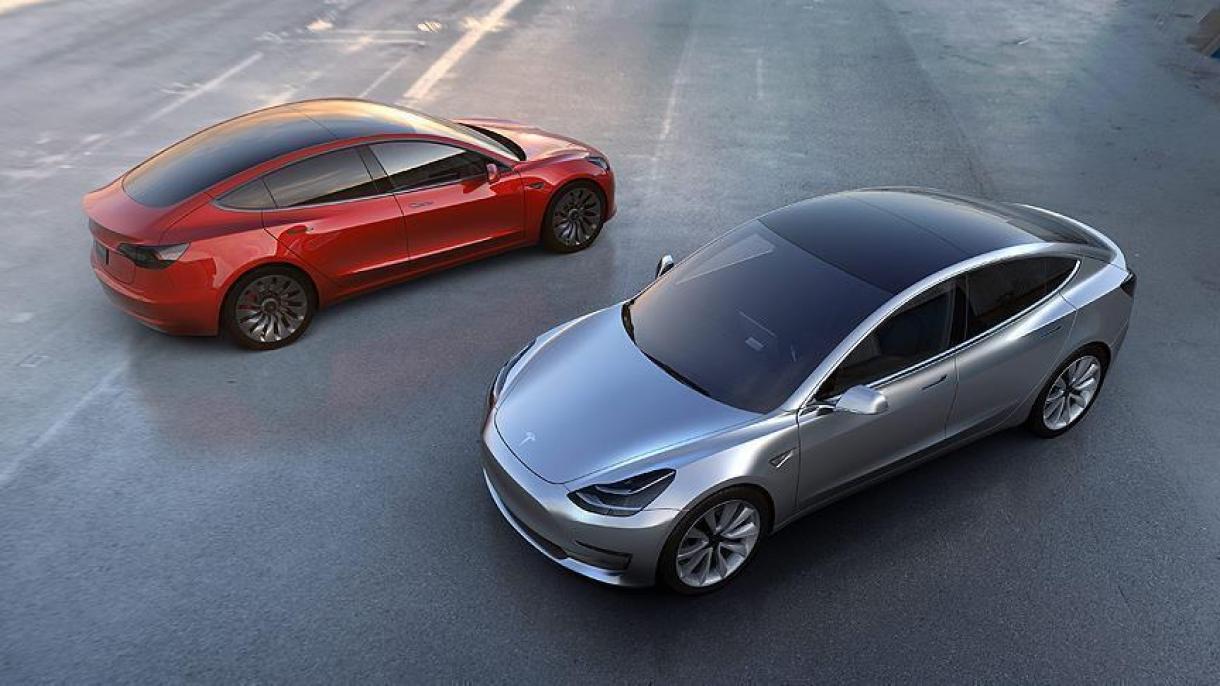 Tesla llama a revisión 321.000 vehículos en EEUU por problemas con luces traseras