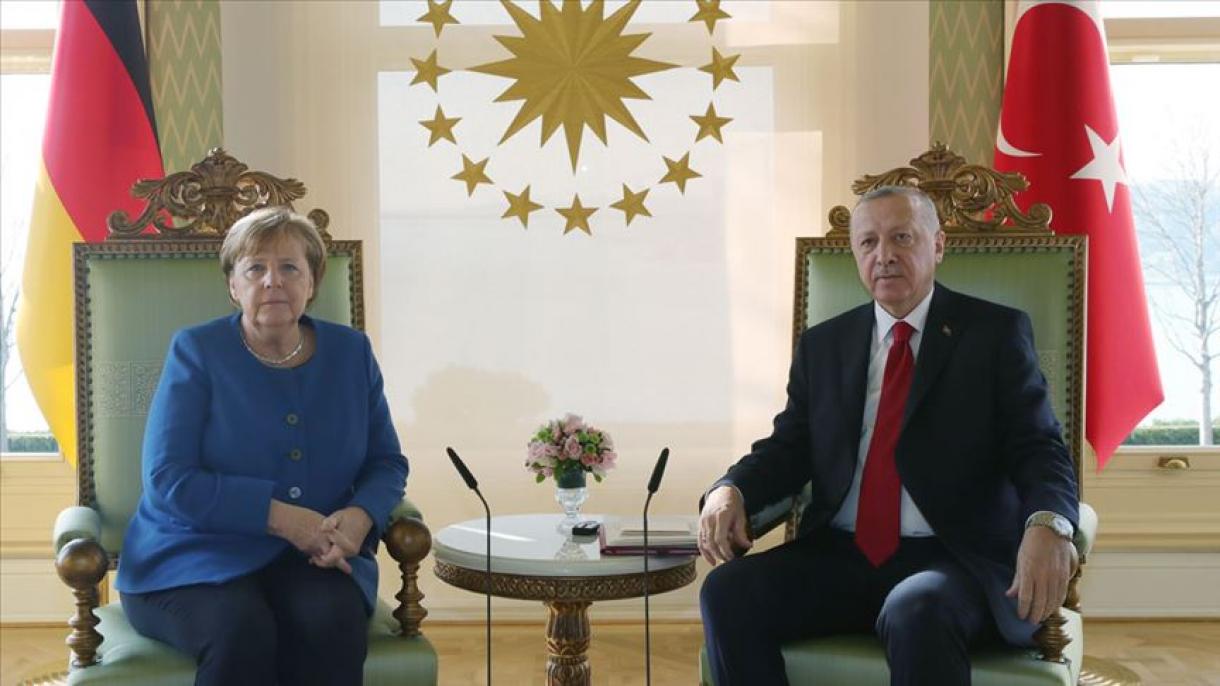 ئەردوغان مېركېل بىلەن تېلېفوندا كۆرۈشتى