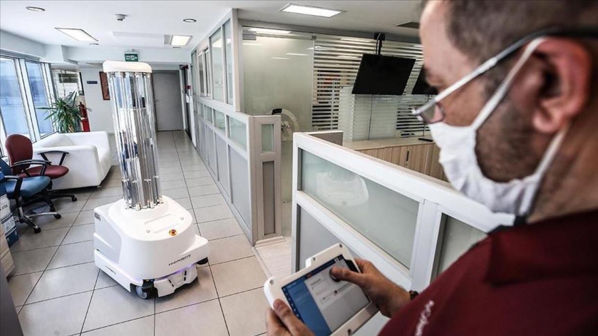 Sale a la venta en Turquía un robot que desinfecta a través de rayos ultravioleta