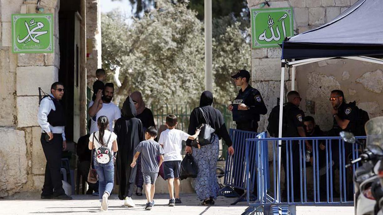 以色列开放阿克萨清真寺 数千名巴勒斯坦人开始进入圣地