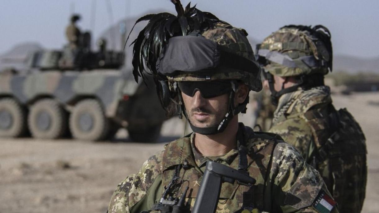 ایتالیا کوچلری افغانستاننی ترک ایتیب چیقه دی