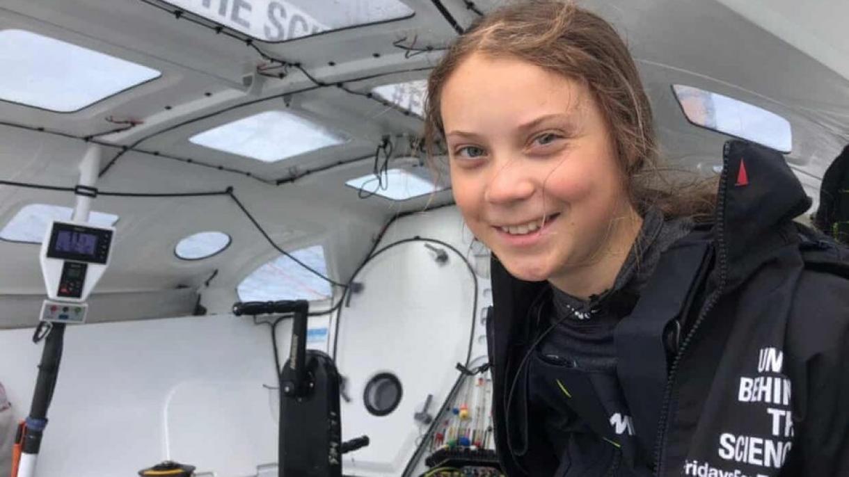 گرتا تانبرگ ۱۶ ساله روی اقیانوس اطلس