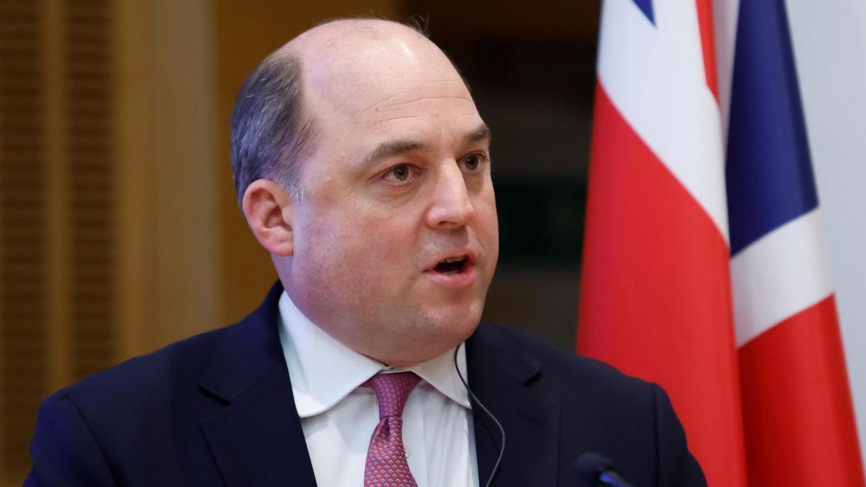 Beýik Britaniýanyň Goranmak ministri Russiýanyň mobilizlenme kararynyň üstünde durup geçdi