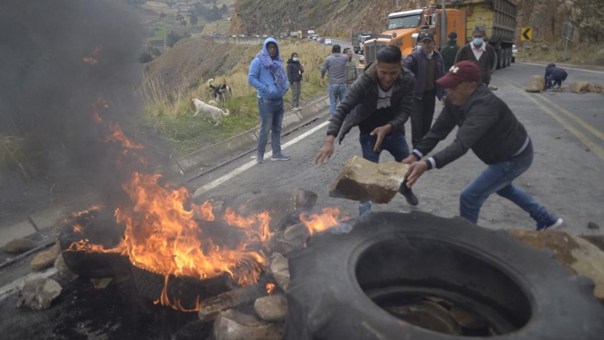 Enfrentamientos entre la policía y pandillas dejan decenas de muertos en Ecuador
