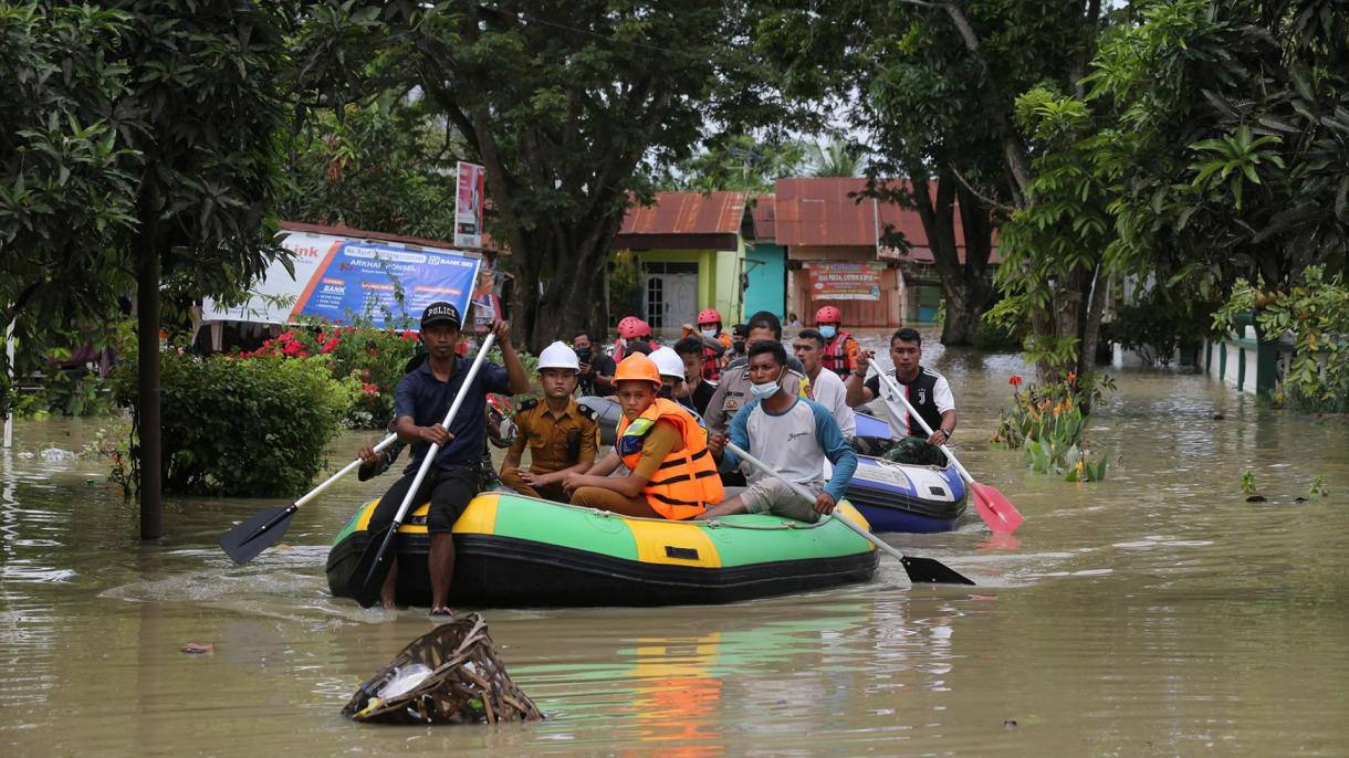 انڈونیشیا میں سیلاب کی تباہ کاریاں،ہلاکتوں کی تعداد 21 ہو گئی