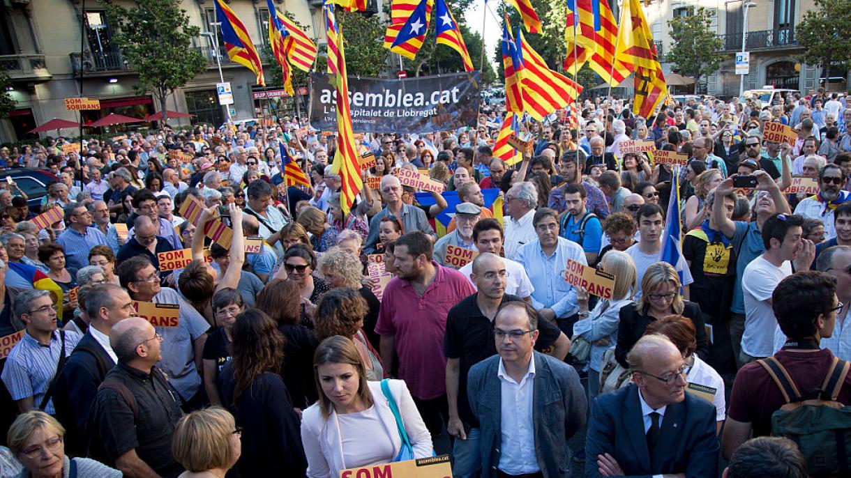 A katalonyai népszavazás: hallgatók megszállták a barcelonai egyetemet