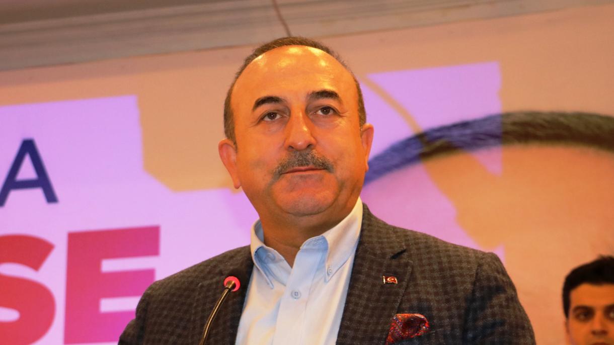 Cavusoglu: "La Turchia assume una politica estera umanitaria"