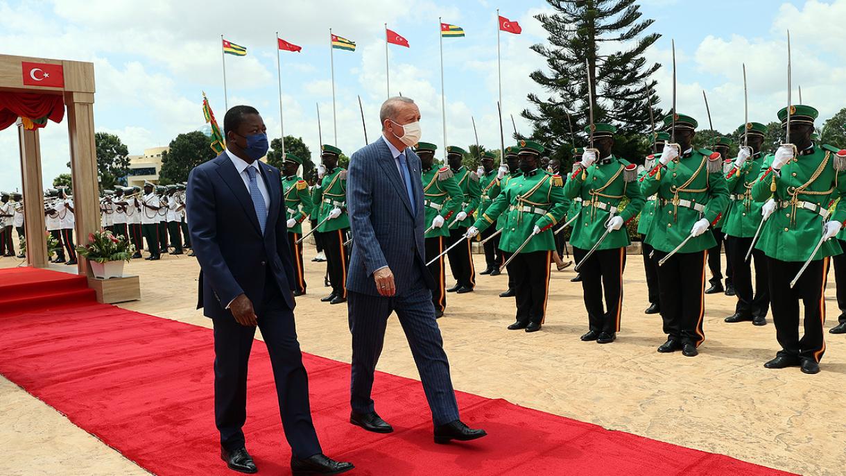 Президент Ердоған Тогодағы кездесулерін бастады