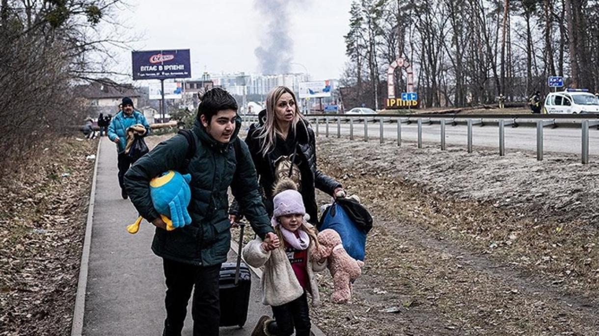 从乌克兰逃往邻国的难民人数接近250万