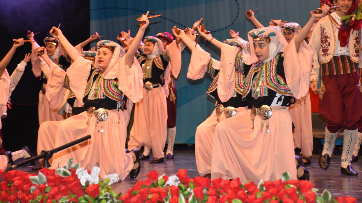 Bilejikde TRT Halkara 23-nji aprel Çagalar festiwalynyň çäginde çäre geçirildi