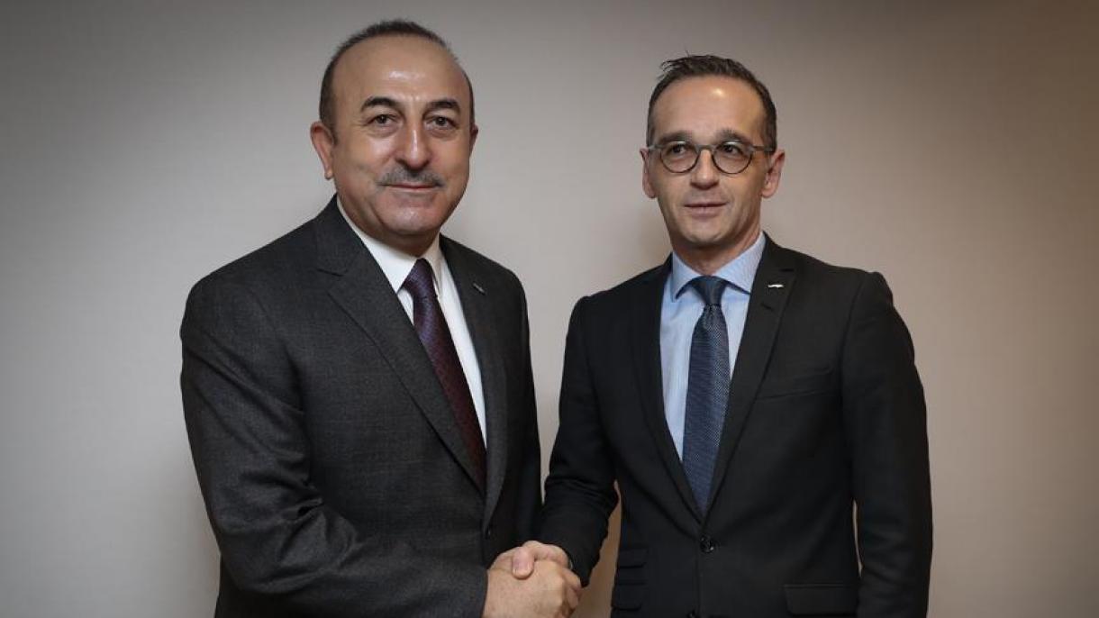 土耳其外长在布加勒斯特与德国外长举行会晤