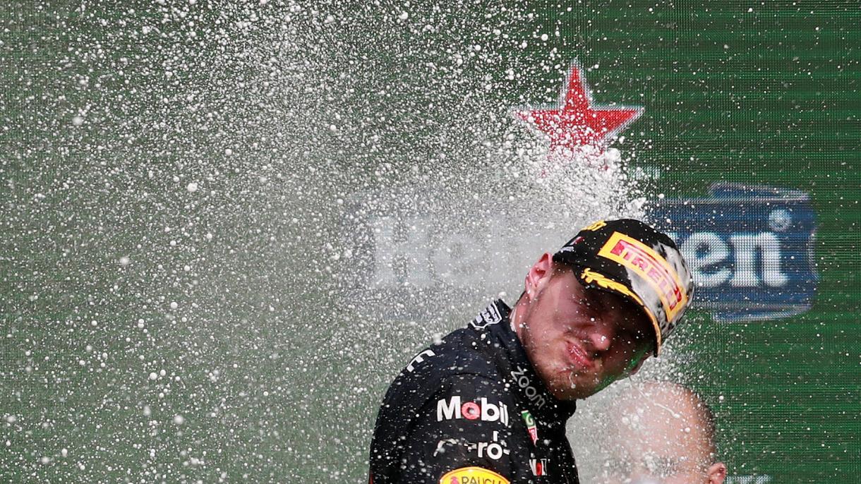 El piloto holandés Max Verstappen triunfa en el GP de México