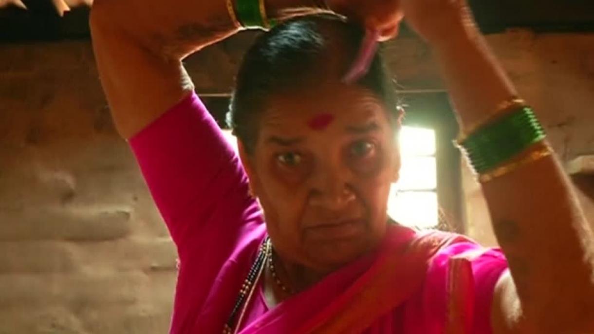 Ancianas en la India tienen la oportunidad de volver al colegio