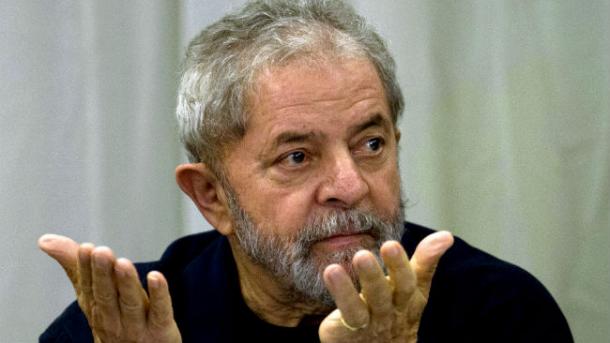 Brasile, fermato ex presidente Lula in inchiesta su corruzione