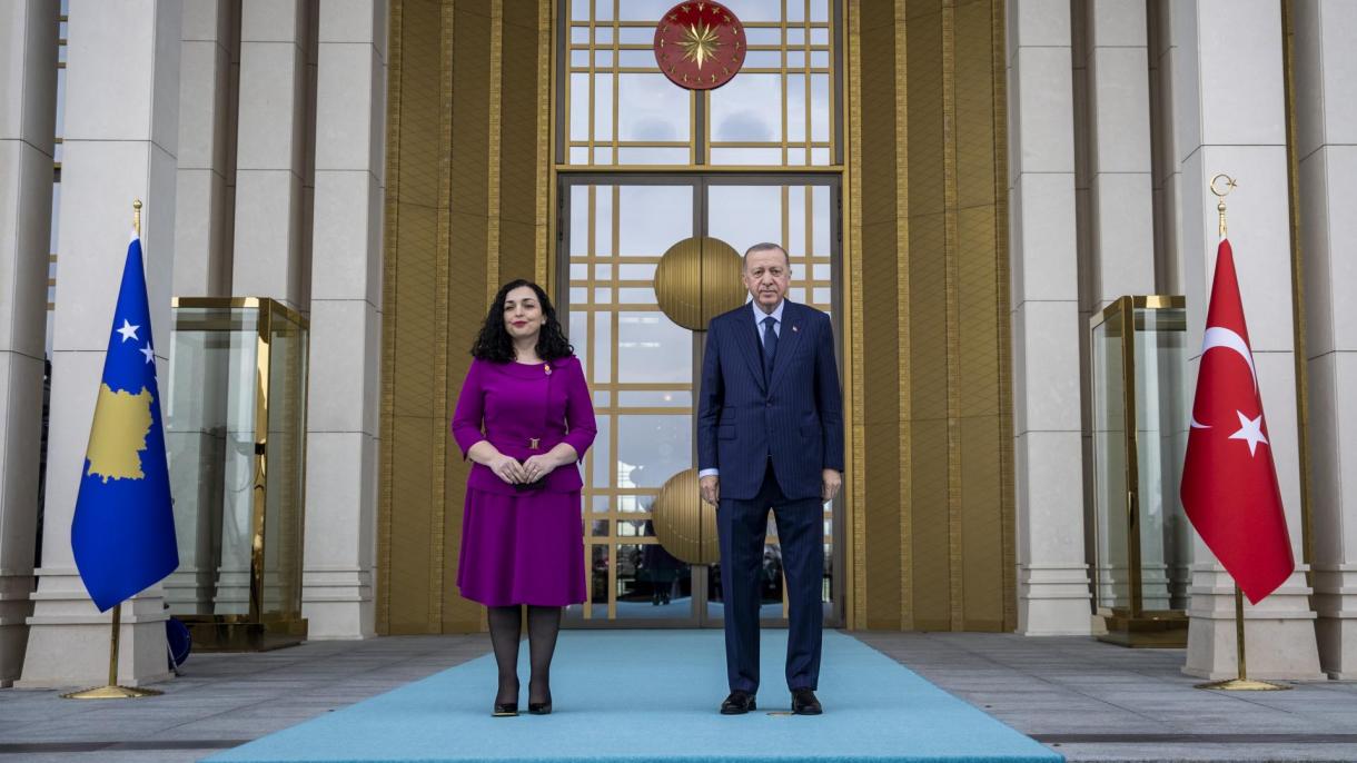 Эрдоган Косовонун президентин тосуп алды