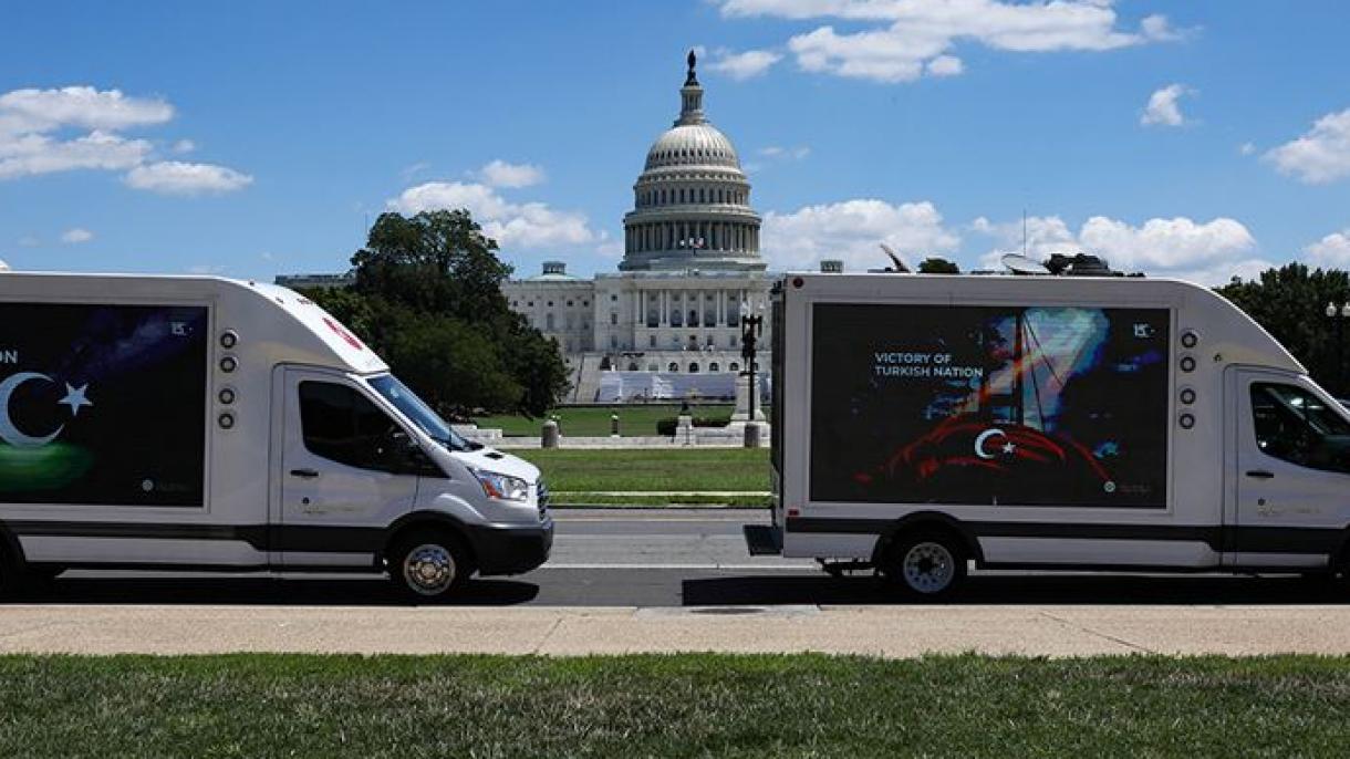 USA, camion pubblicitari digitali e aeroplani con striscioni spiegano le realtà su FETO