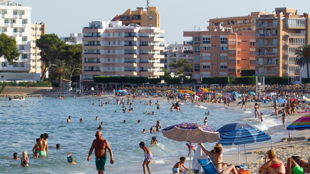 A Espanha vai abrir para o turismo quando 30 a 40% do país estiver imunizado