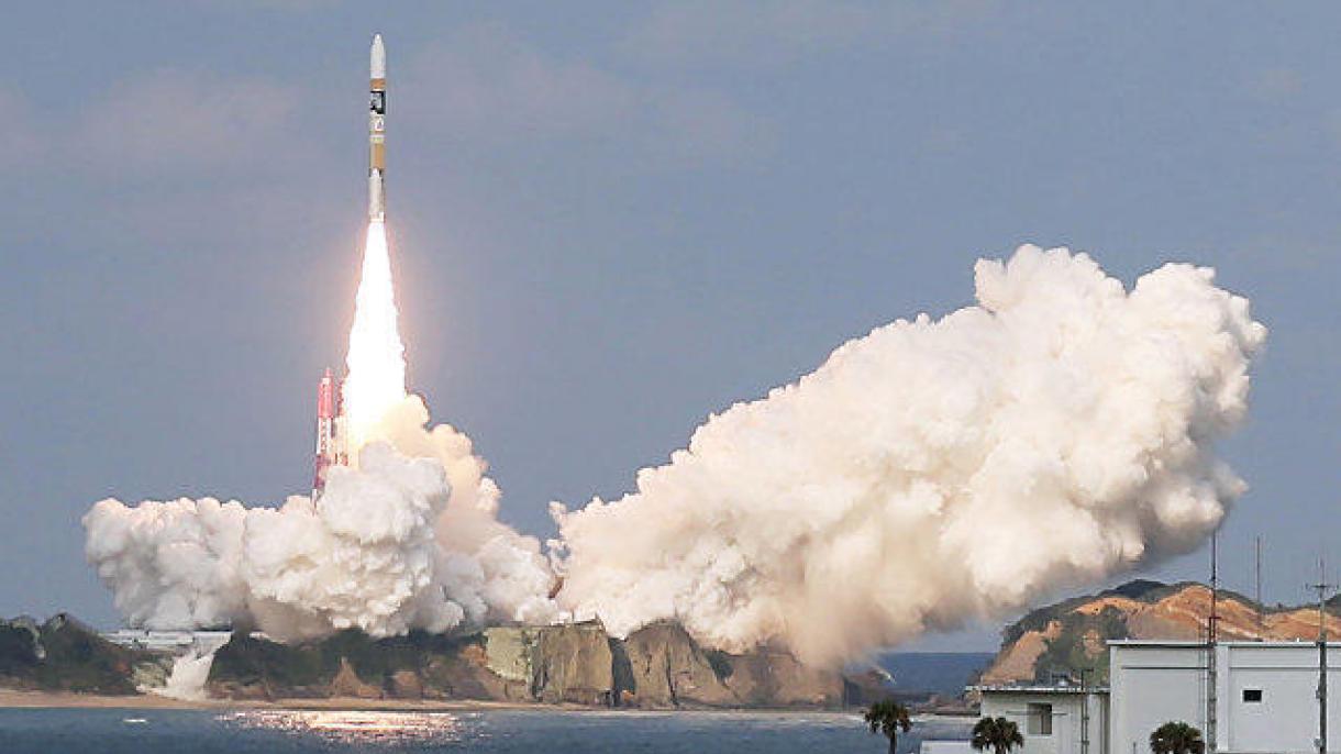 Dünyanın ən güclü raketi -"Falcon Heavy" kosmosa buraxıldı