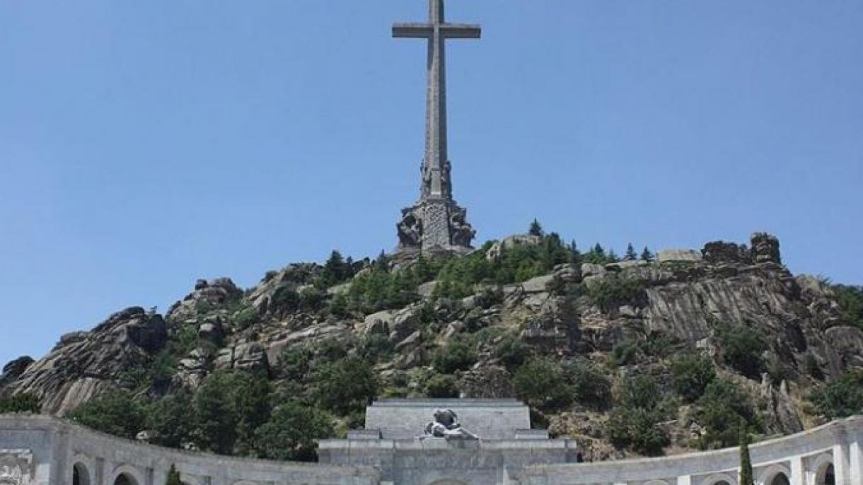Corte suprema spagnola dice alla esumazione dei resti di Francisco Franco