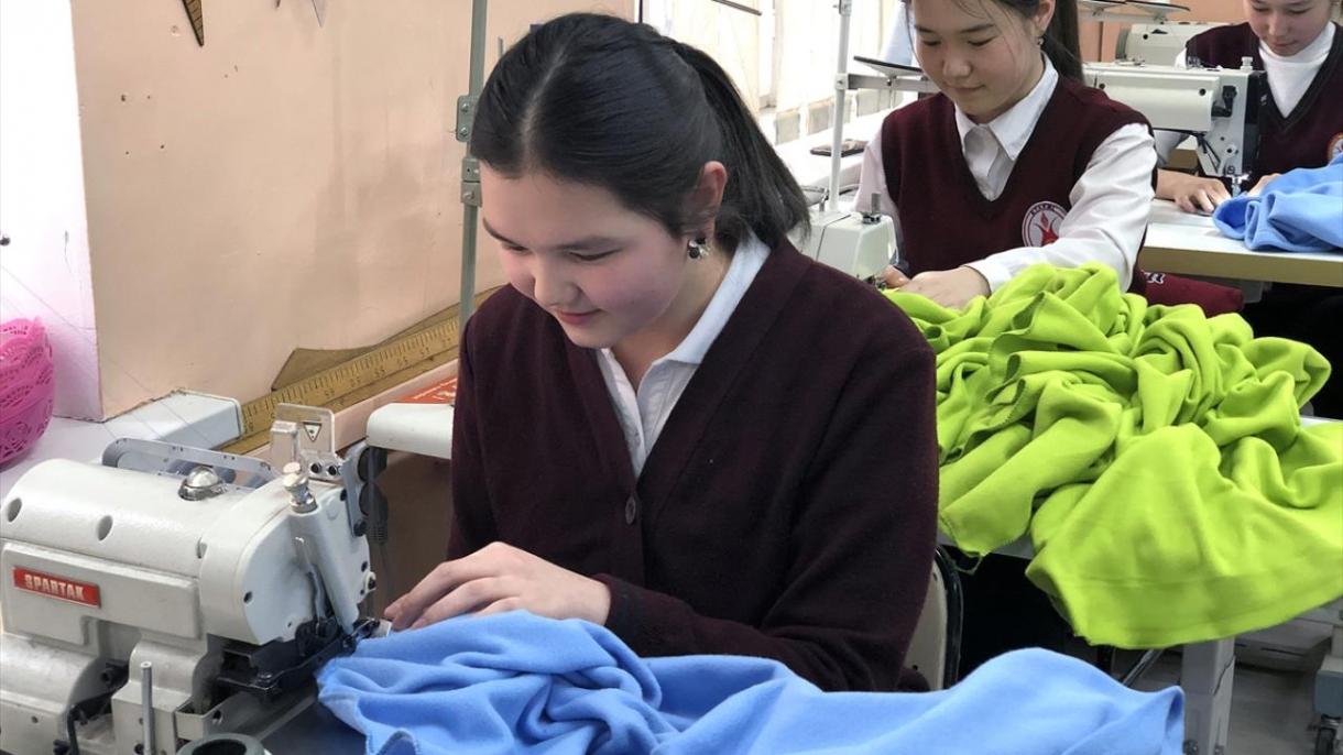 Kırgızistan Türk Okulalrı Deprem yardım4.jpg