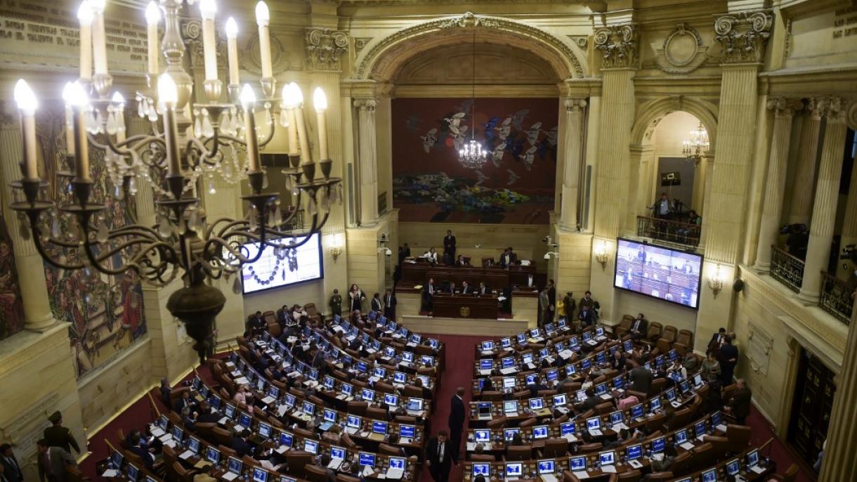 Congreso colombiano aprueba polémica reforma tributaria