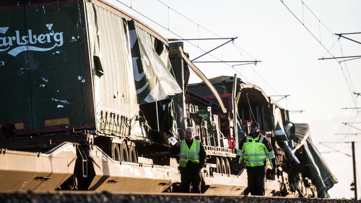 丹麦发生火车相撞事故致6死16伤