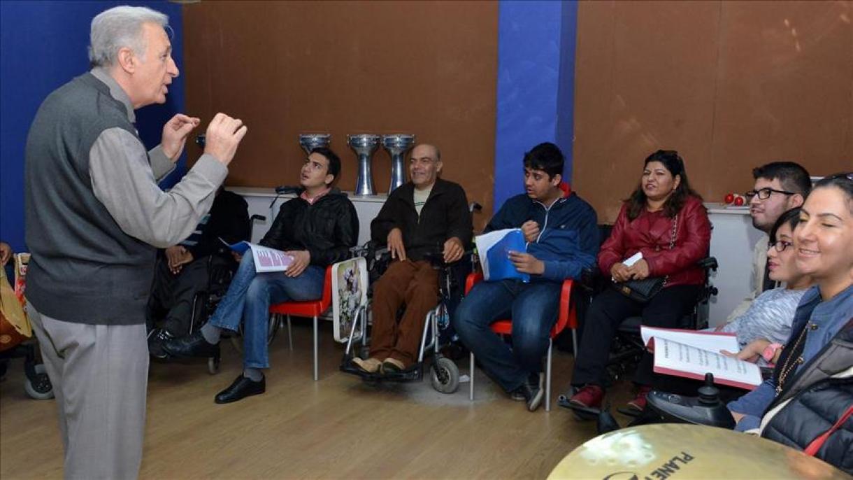 کنسرت گروه کر معلولین در شهر مرسین ترکیه