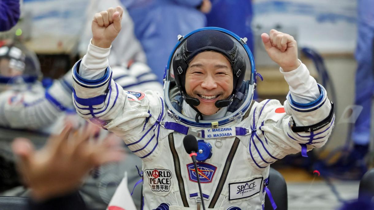 Japán milliárdos sikeresen visszatért az űrutazásról