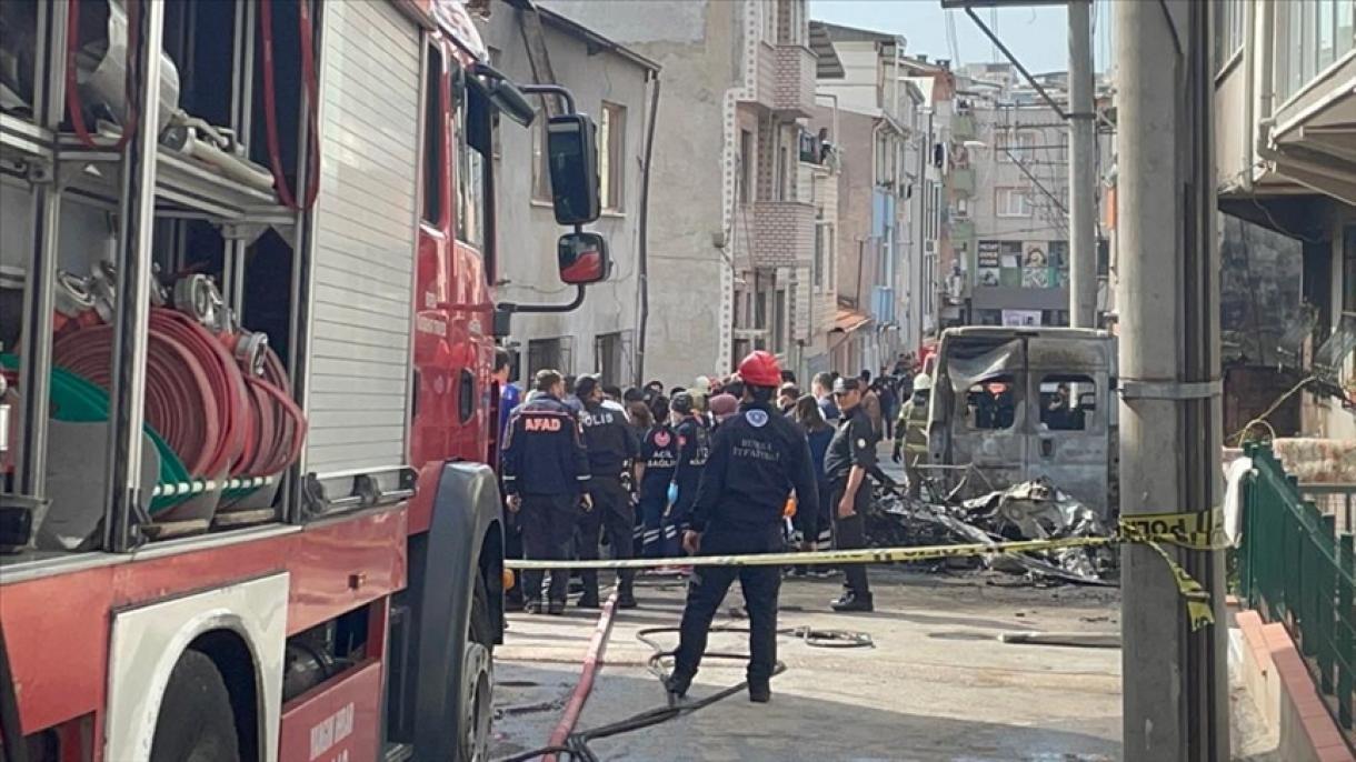 ترکی:برصا میں تربیتی طیارہ مکانوں پر گر گیا،دو افراد ہلاک