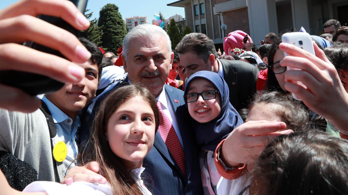 Los niños fueron recibidos en el Palacio de Çankaya por parte del primer ministro Yıldırım