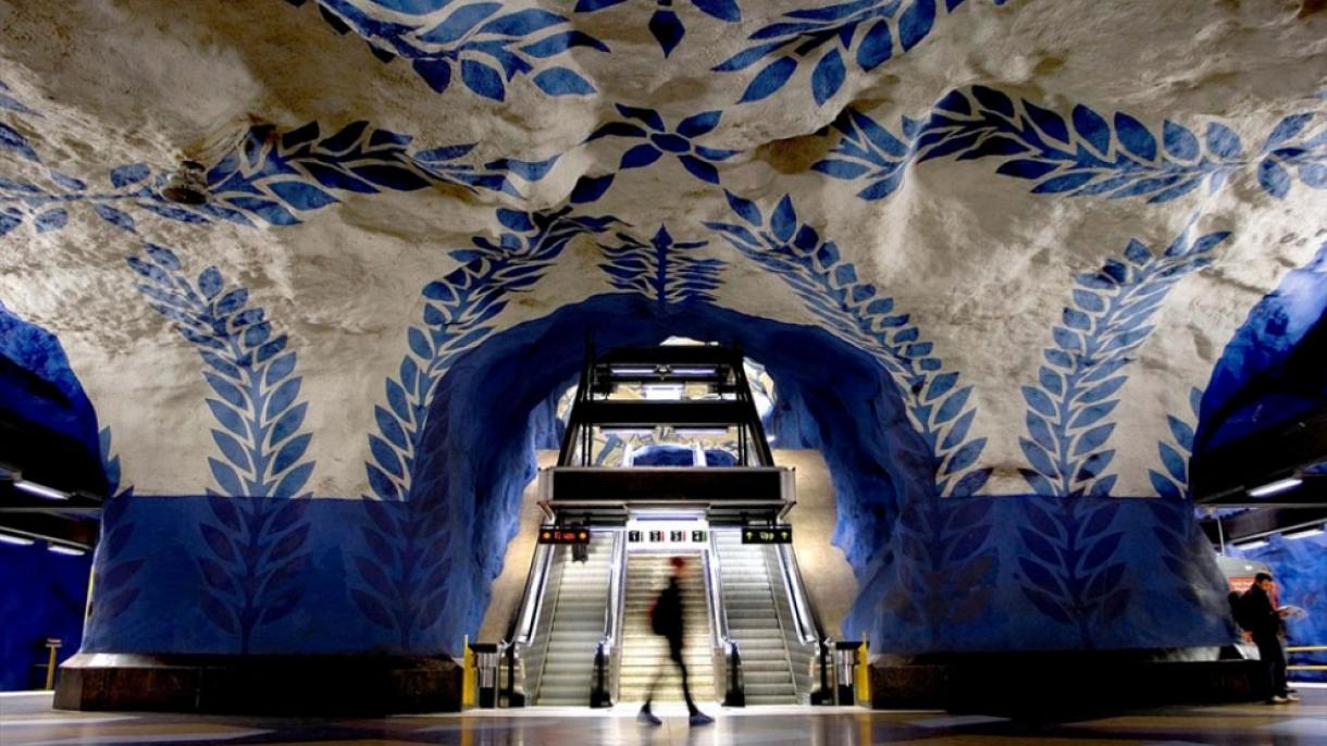 Stokholm metrosu_dünyanın ən uzun incəsənət qalereyası_01.jpg