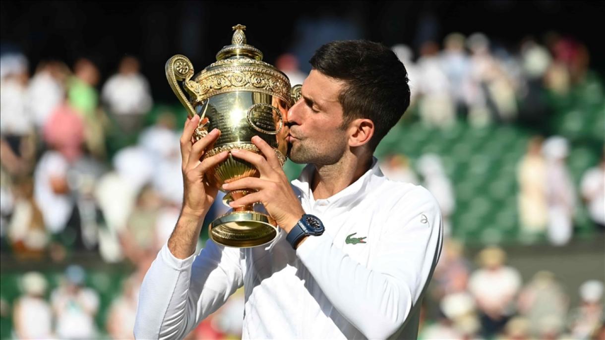 Djokovic vence a Kyrgios y gana su séptimo título de Wimbledon