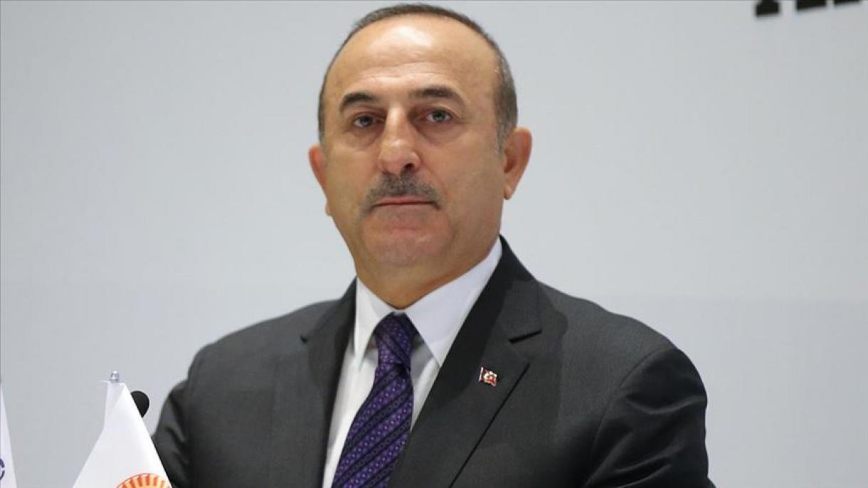 Çavuşoğlu sobre el incendio de Notre Dame: “Es una catástrofe para toda la humanidad”