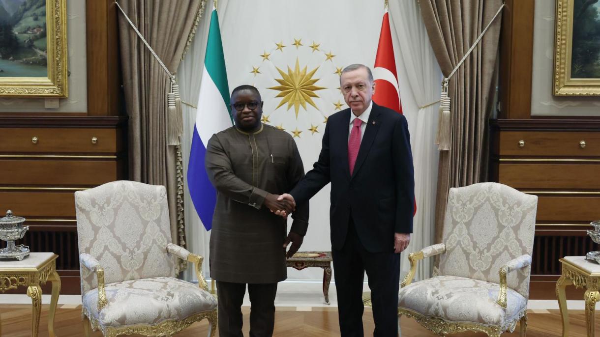 Με τον πρόεδρο της Σιέρα Λεόνε συναντήθηκε ο Ερντογάν