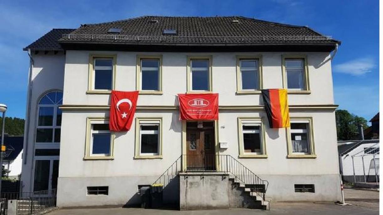 德国清真寺遭种族主义攻击