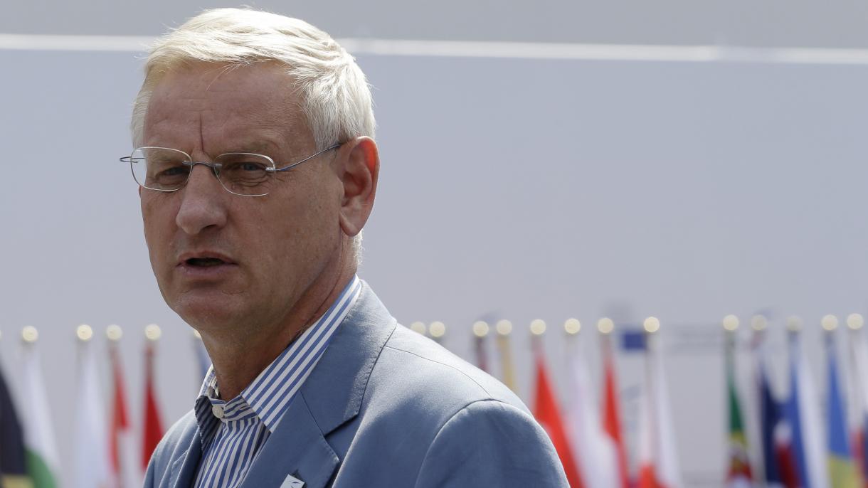 Carl Bildt: Europa, alzati per Erdogan