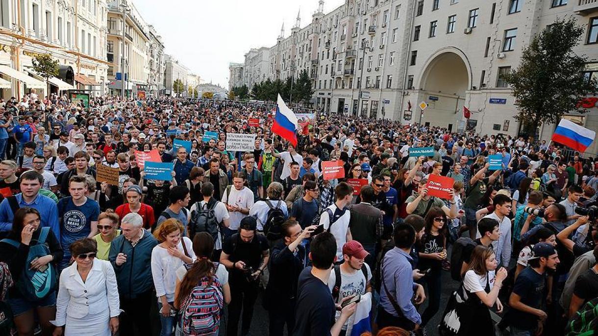 俄罗斯人抗议新退休法