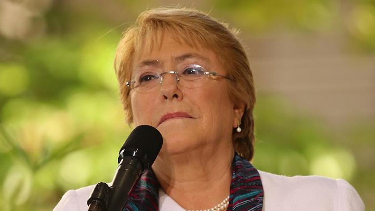 Bachelet llama al diálogo inmediato en Chile