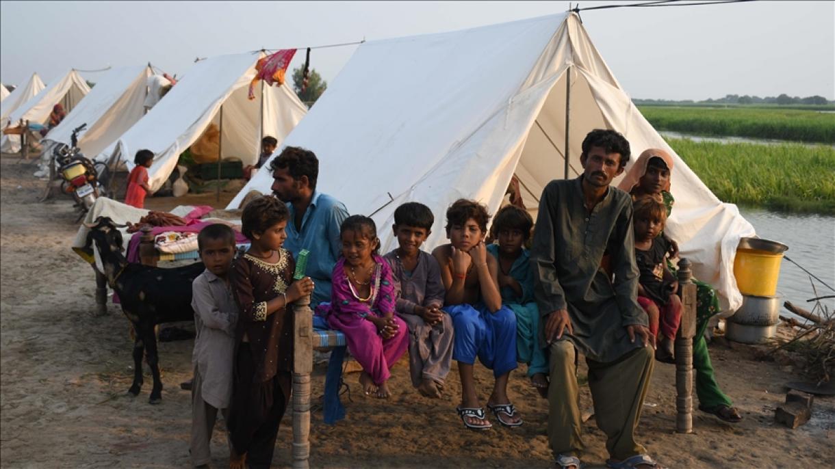 Pakistanda daşqınlar sәbәbindәn 10 milyonadәk insan evlәrini tәrk etmәk mәcburiyyәtindә qalıb