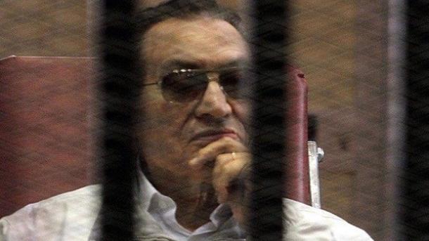 Mubarak é libertado das acusações de sua responsabilidade nas mortes em protestos de 2011