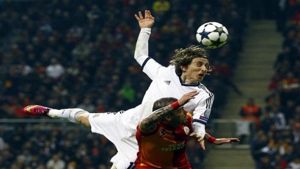 Modric három éve kapott eltiltás miatt nem játszik a Camp Nouban