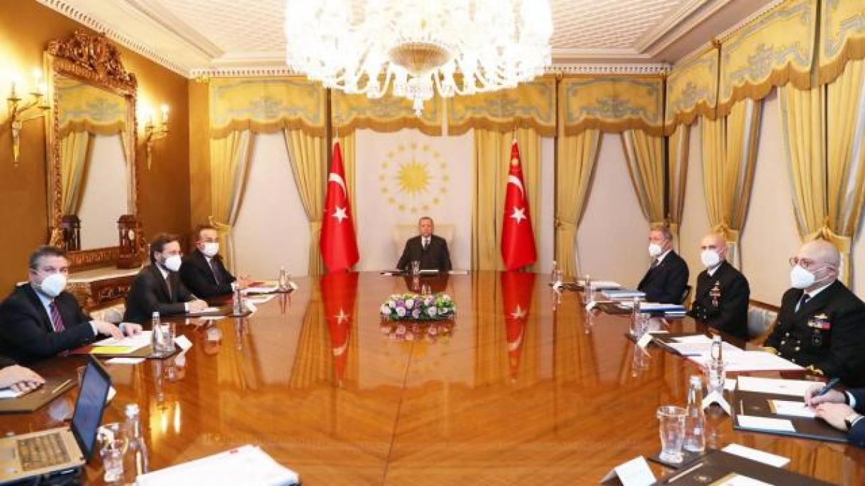 O presidente Erdogan presidiu a reunião de avaliação da política externa