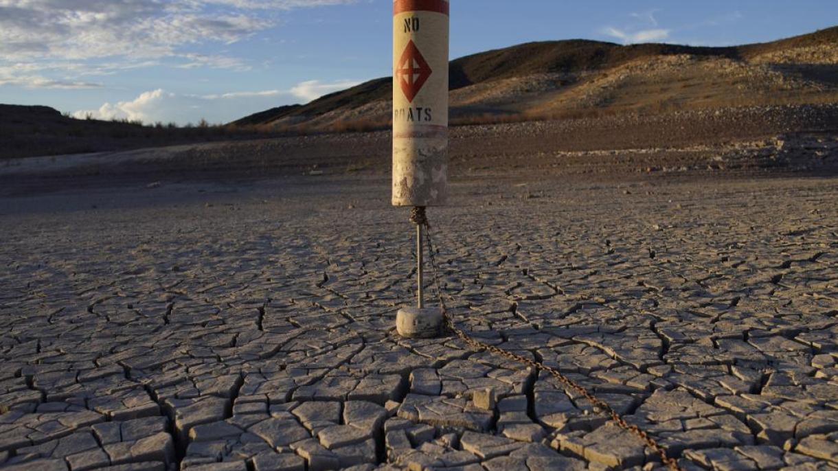 “El volumen de almacenamiento natural de agua redujo en 27 billones de metros cúbicos"