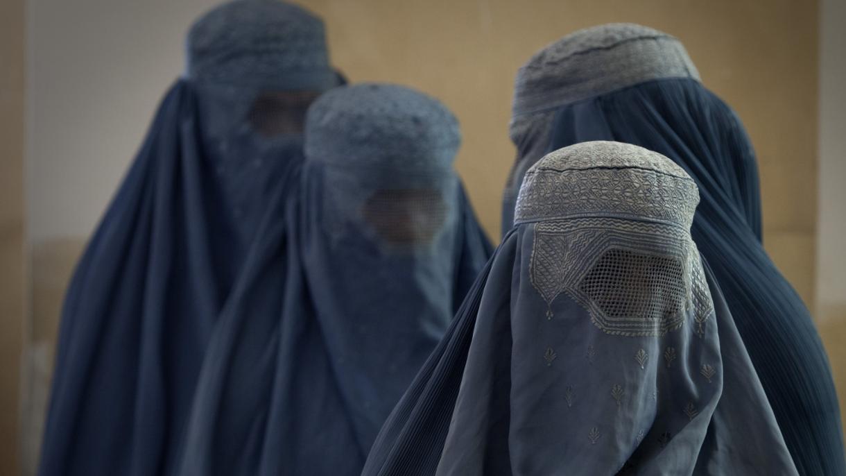 داعش نے خواتین کے برقعہ اوڑھنے پر پابندی عائد کر دی