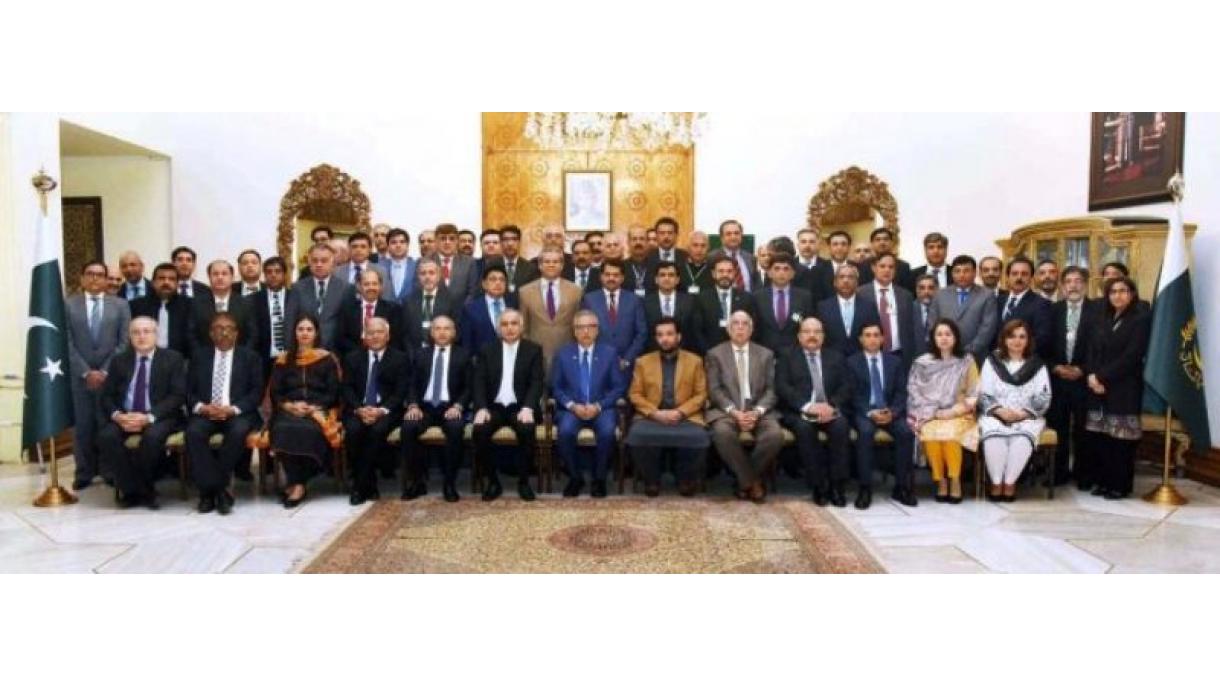 مستعد اور غیر جانبدار سول سروس، حکمرانی کے فعال نظام میں مرکزی حیثیت رکھتی ہے: صدر عارف علوی