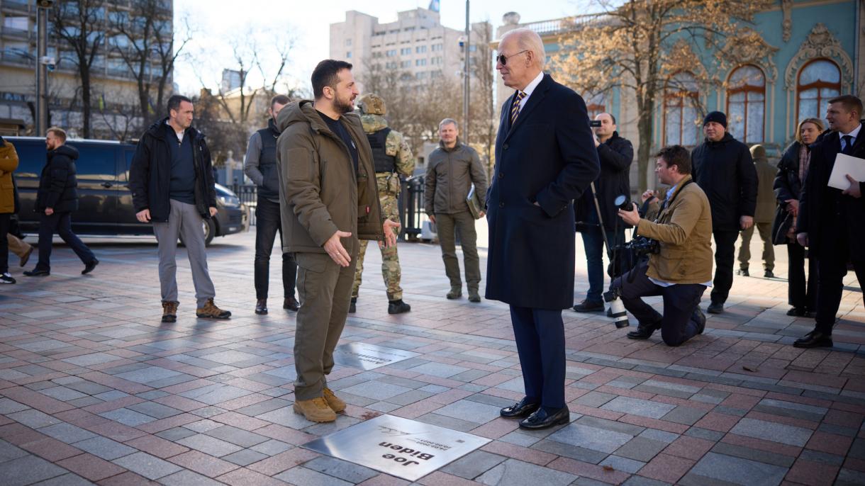 Váratlan látogatást tett Kijevben Biden
