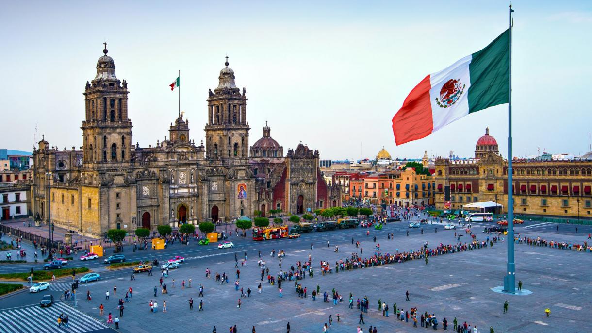 Messico crolla eficio in costruzione 7 morti