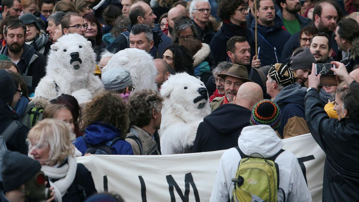 环保主义者在布鲁塞尔举行示威