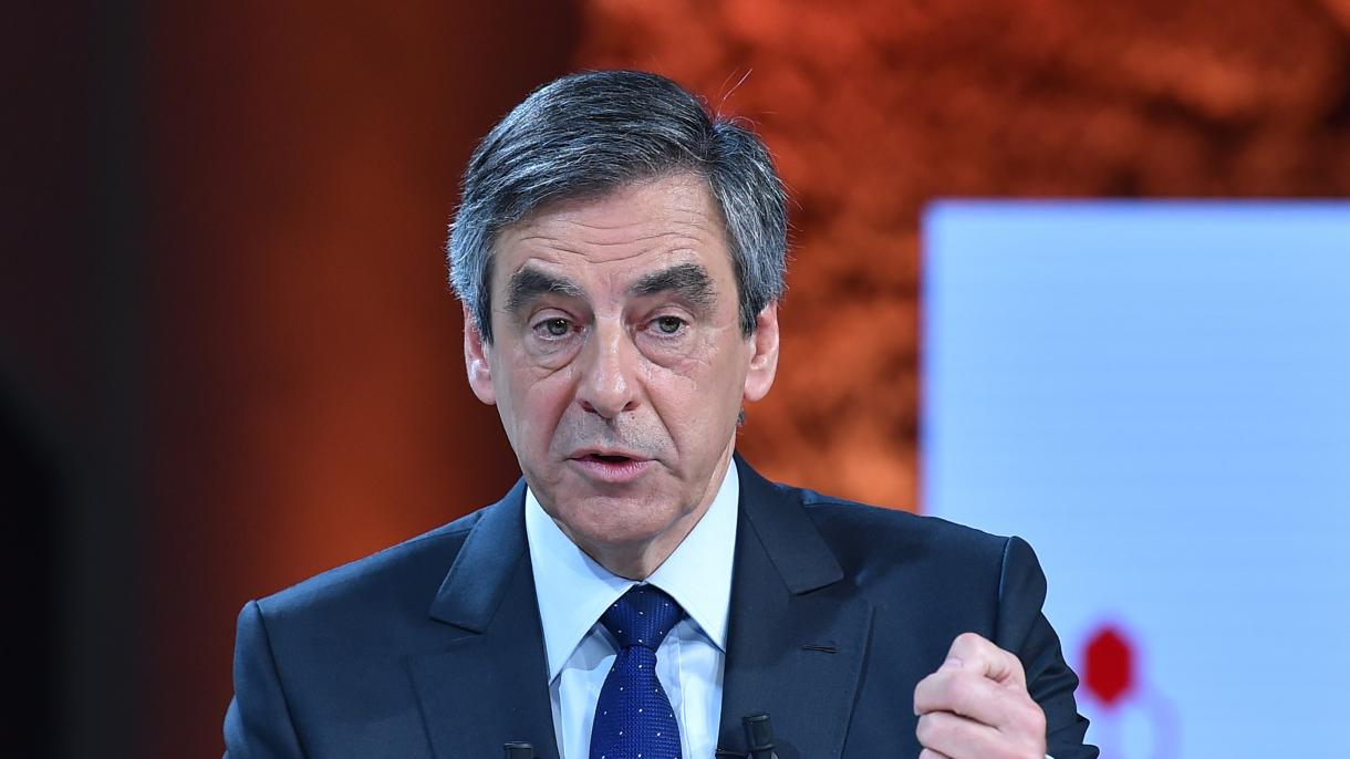 Fillon não vai abandonar as eleições francesas apesar de investigações
