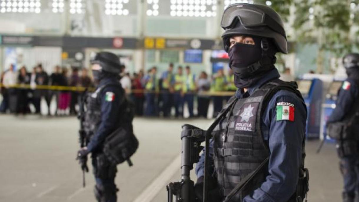Detém 70 pessoas armadas supostamente ligadas a um grupo criminoso no México